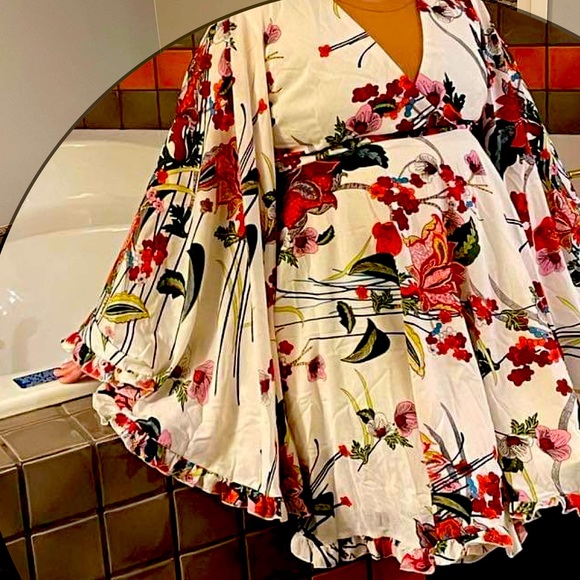 A dress from Melanie Lyn worth 150 - Picture 1 of 1